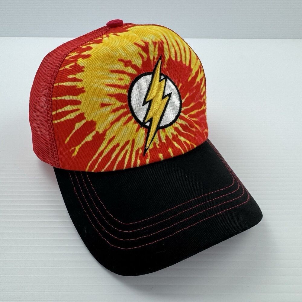 The Flash Trucker Hat Red Yellow Lightning Bolt Snapback Cap DC Comics